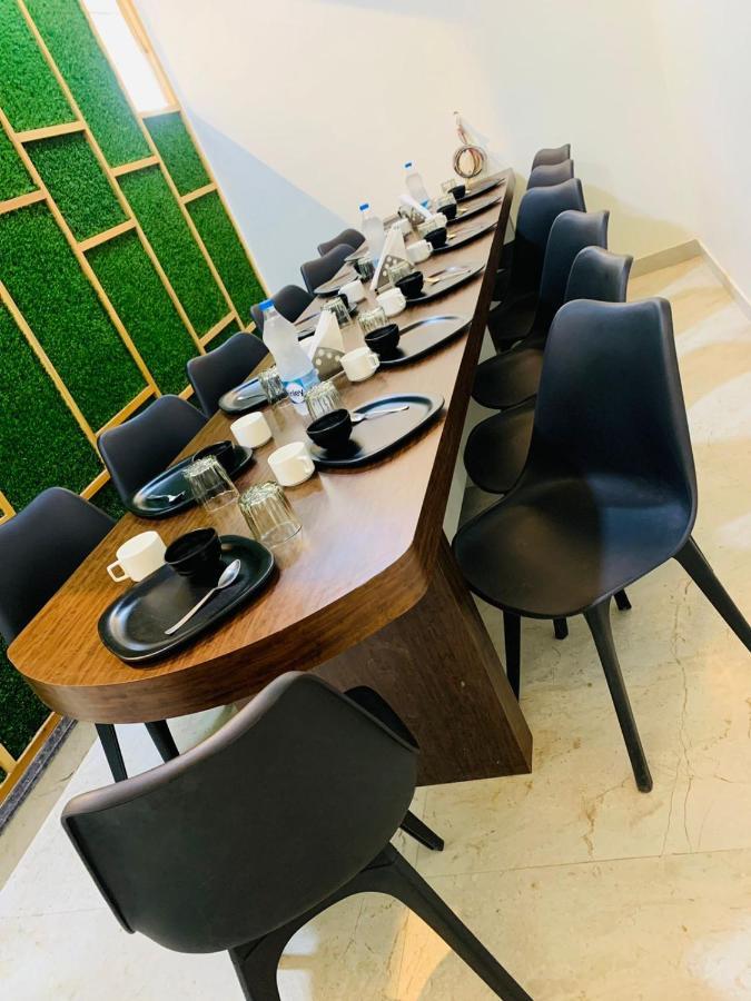 Hotel Lotus Inn Sirsa エクステリア 写真