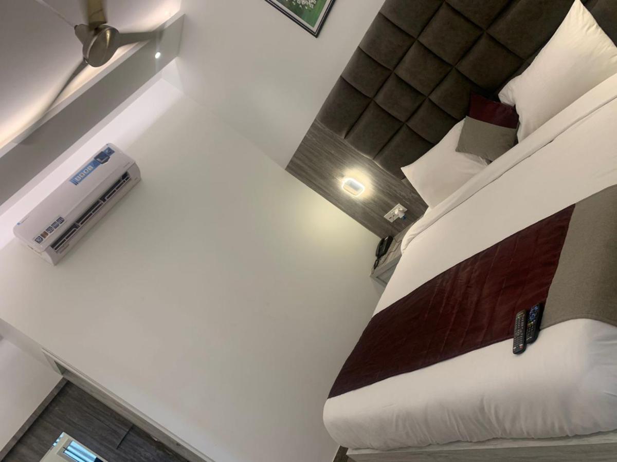 Hotel Lotus Inn Sirsa エクステリア 写真