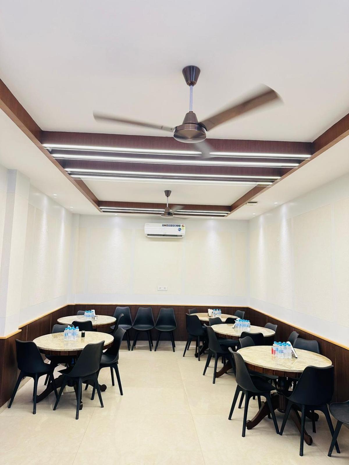 Hotel Lotus Inn Sirsa エクステリア 写真