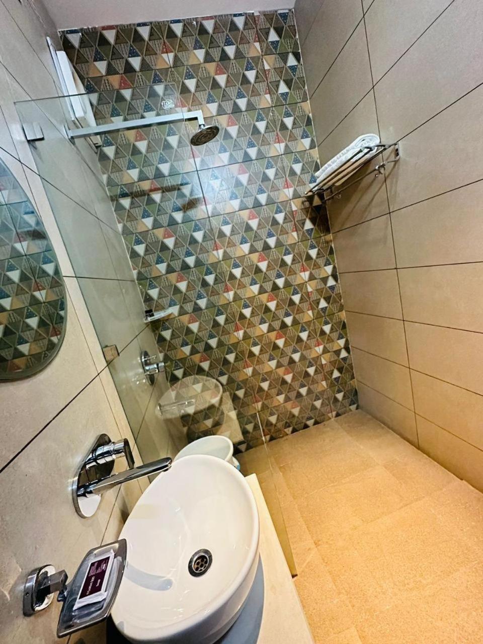 Hotel Lotus Inn Sirsa エクステリア 写真
